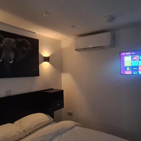 Home Away From Home! Pont Yates 外观 照片